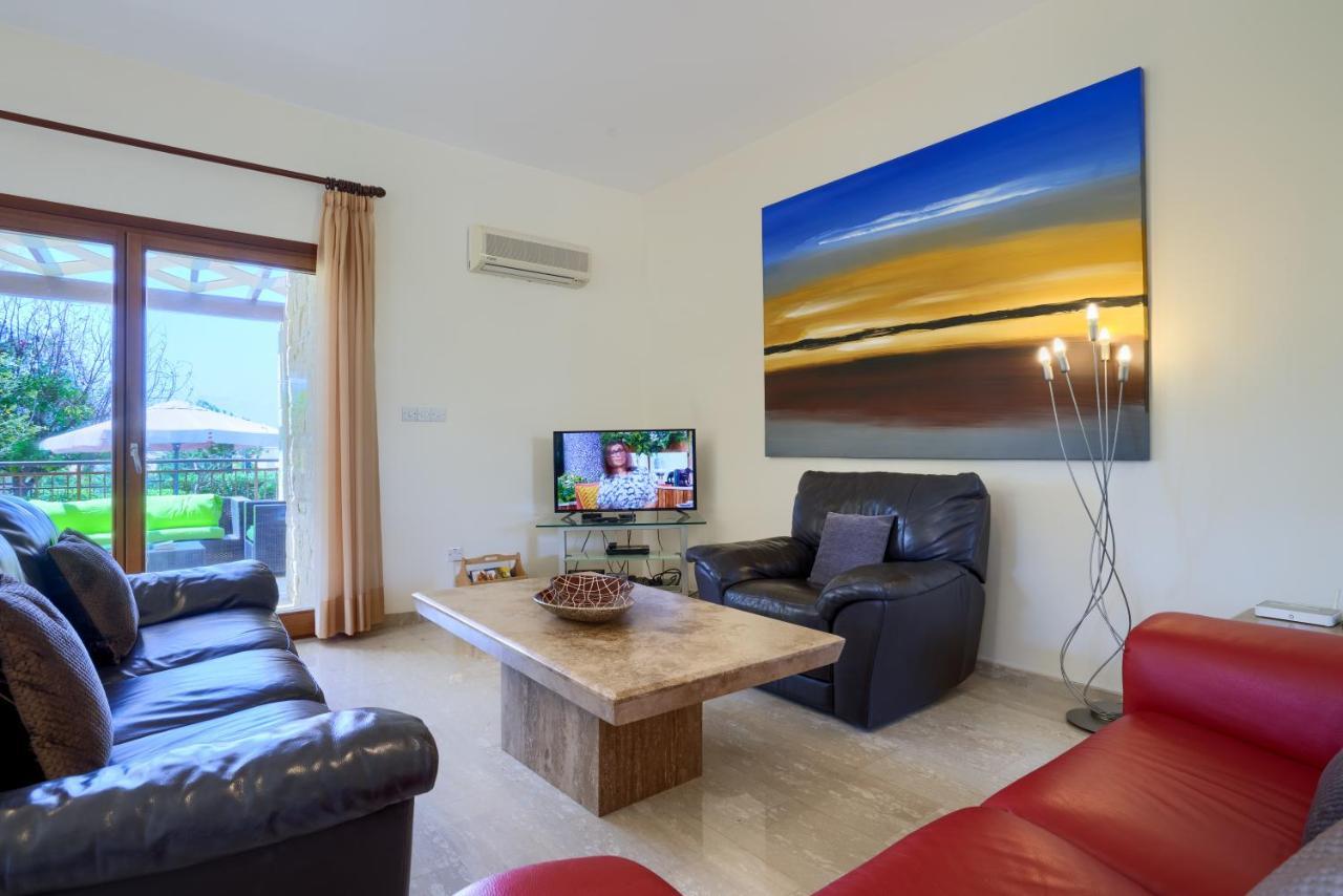 3 Bedroom Villa Madelini With Private Pool, Aphrodite Hills Resort 코우클리아 외부 사진