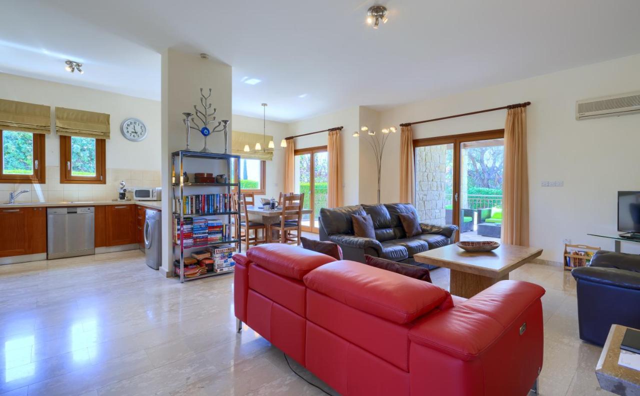 3 Bedroom Villa Madelini With Private Pool, Aphrodite Hills Resort 코우클리아 외부 사진